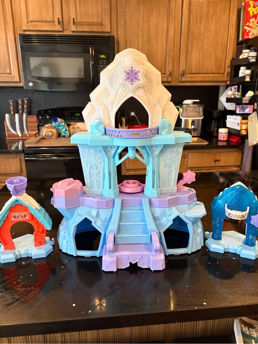 Little People Disney Elsa’s Frozen Ice Castle & Two Accessories